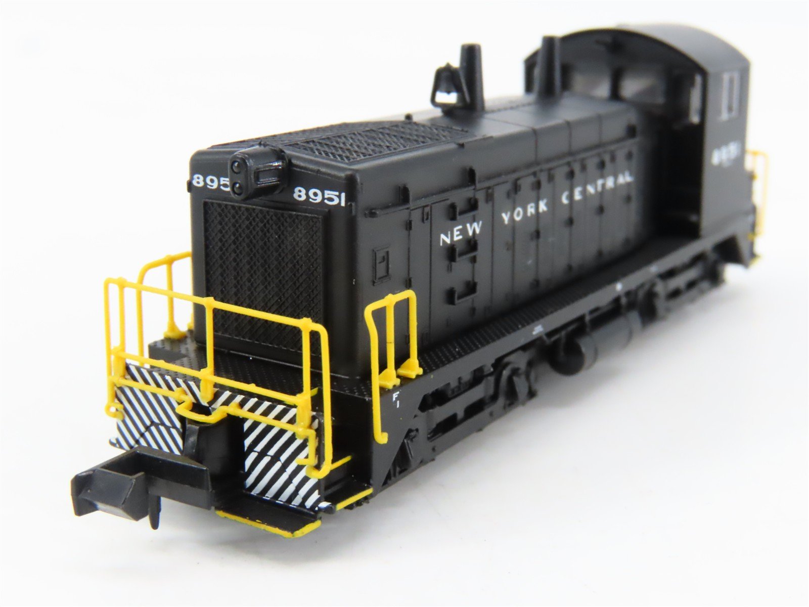 N Scale Life-Like 7892 NYC New York Central EMD SW9/1200 Diesel Switcher #8951