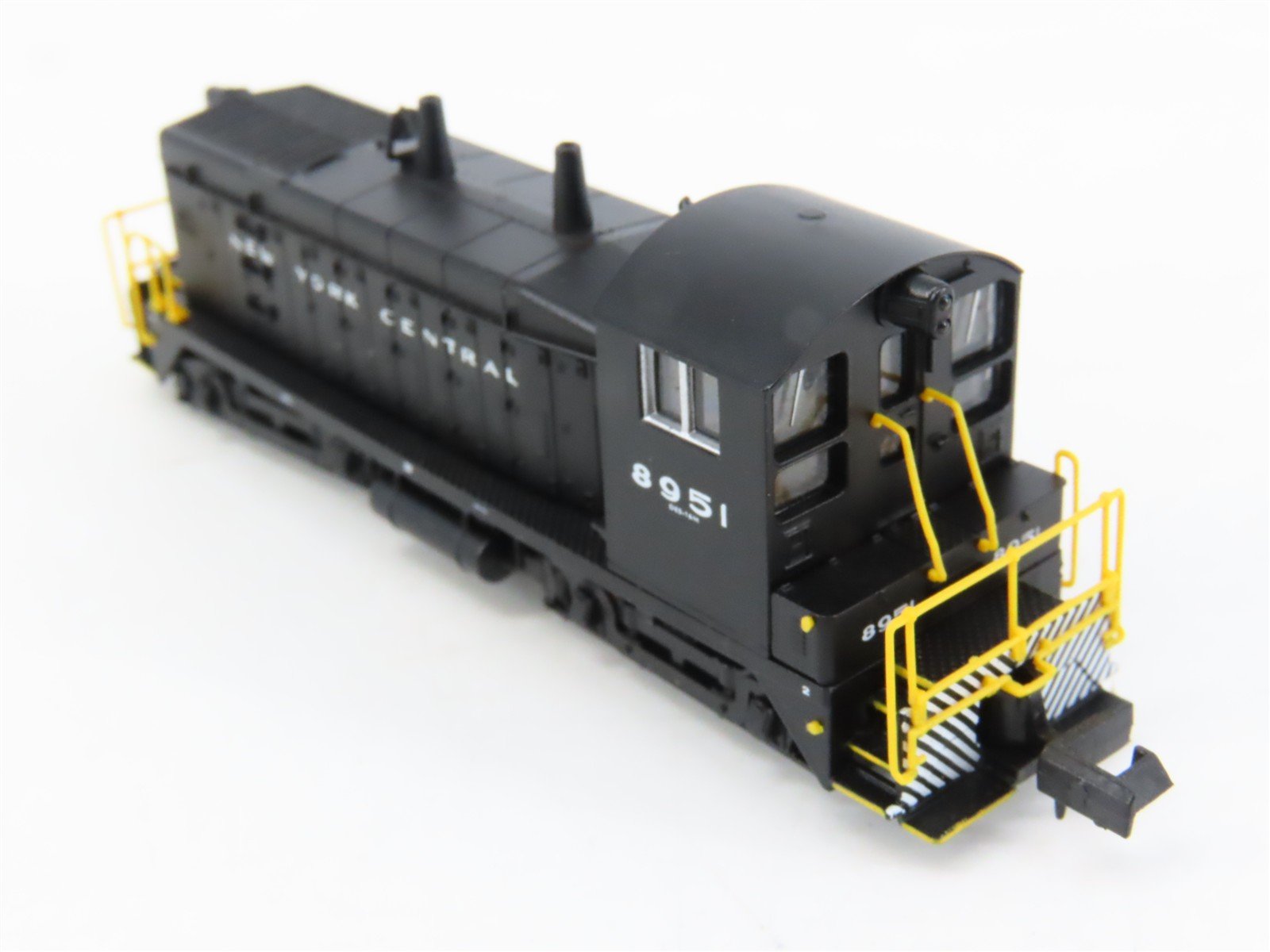 N Scale Life-Like 7892 NYC New York Central EMD SW9/1200 Diesel Switcher #8951