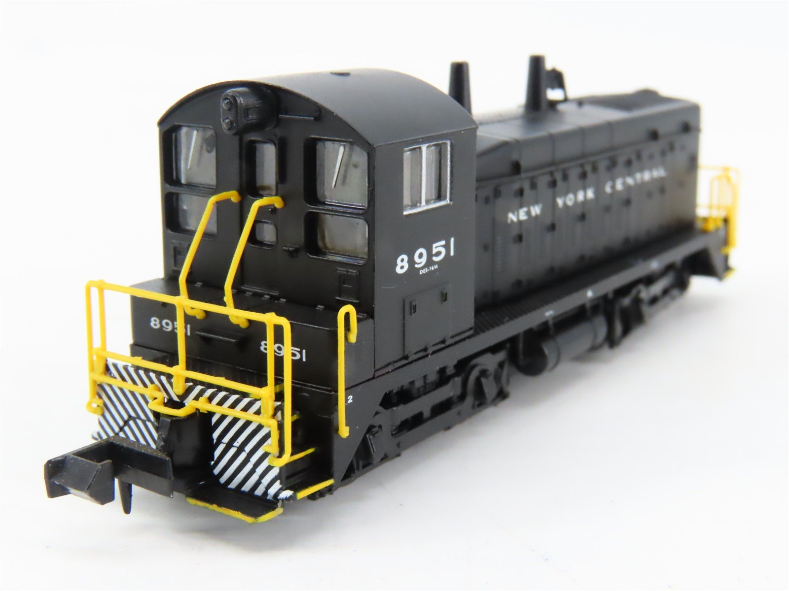 N Scale Life-Like 7892 NYC New York Central EMD SW9/1200 Diesel Switcher #8951