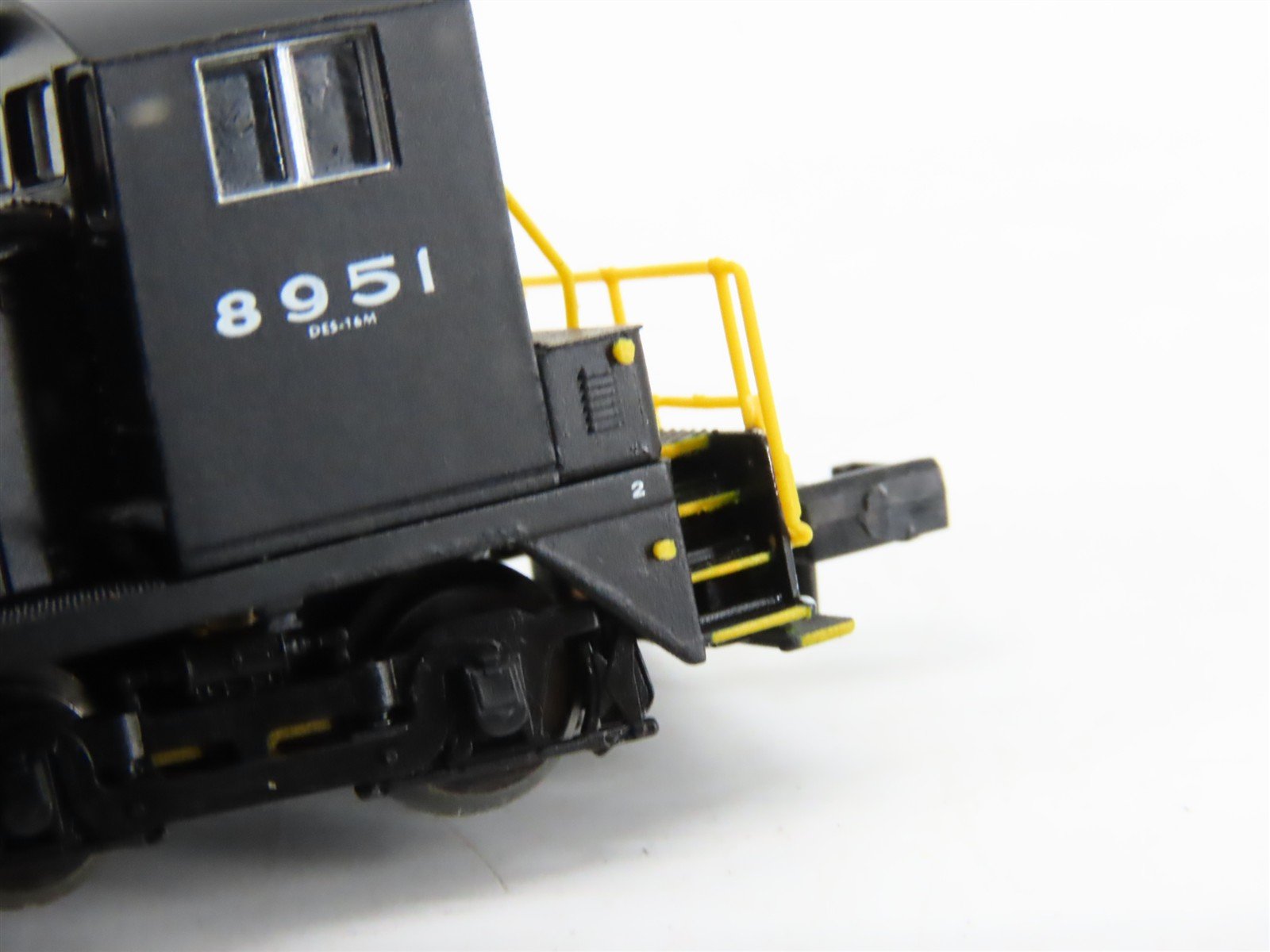 N Scale Life-Like 7892 NYC New York Central EMD SW9/1200 Diesel Switcher #8951