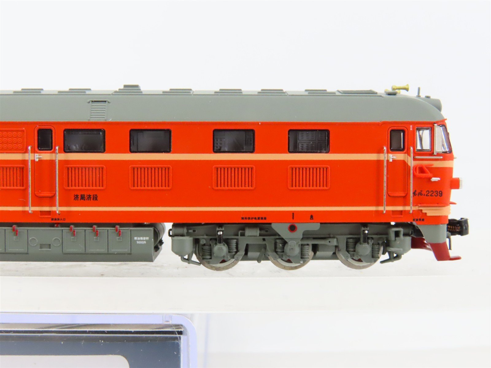 N Scale Changming DF4B Diesel Locomotive #2239