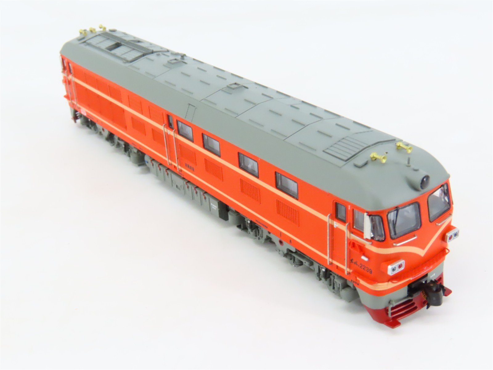 N Scale Changming DF4B Diesel Locomotive #2239