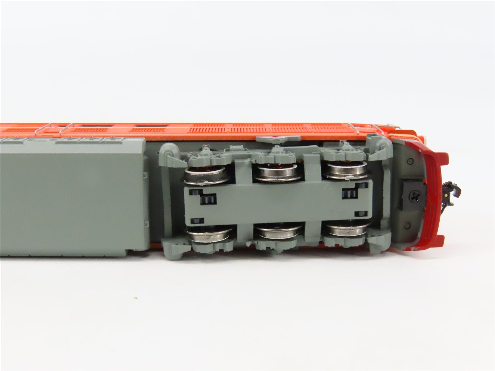 N Scale Changming DF4B Diesel Locomotive #2239