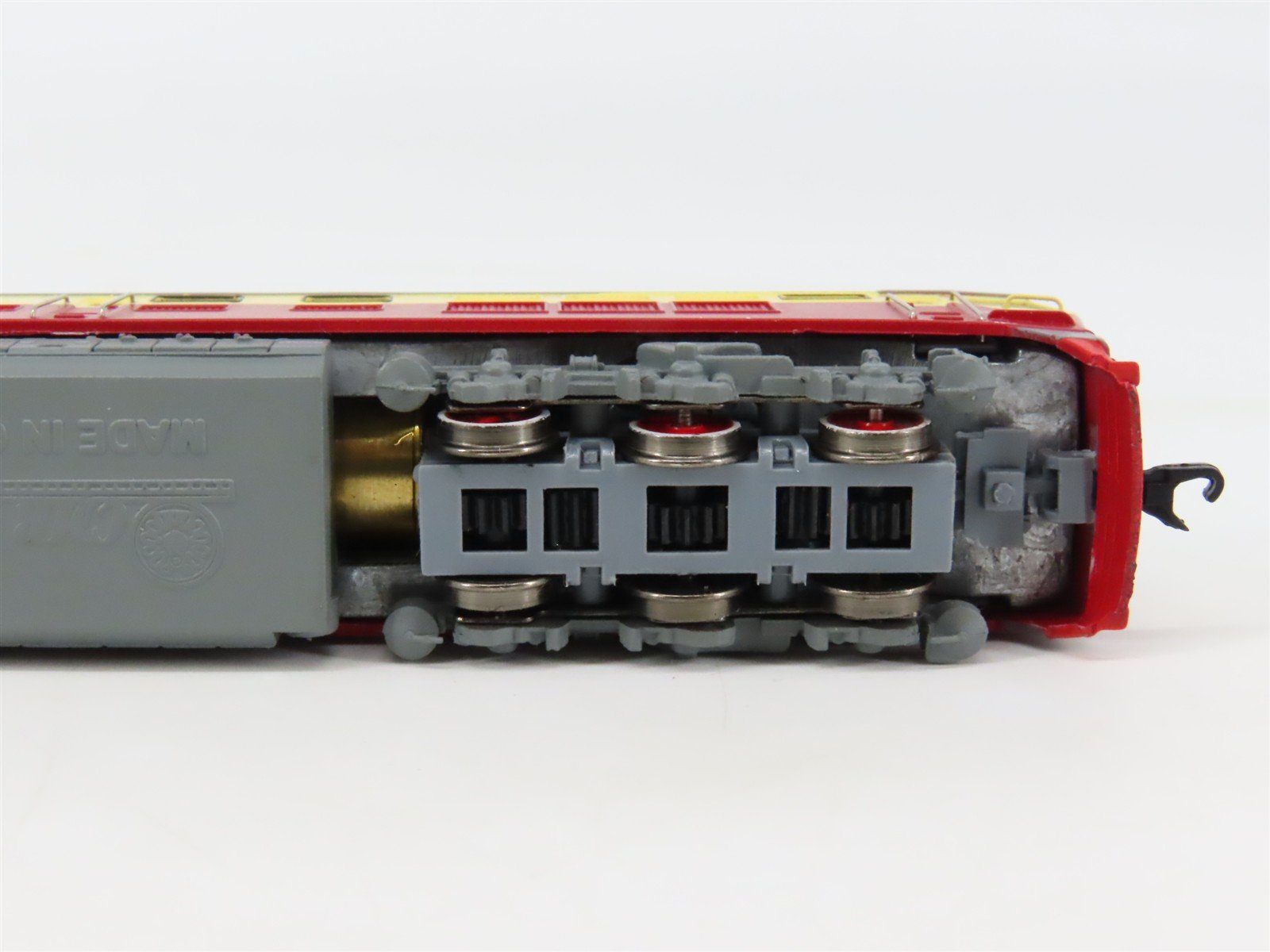 N Scale Minitown 10002 C64/C64K Type Diesel Locomotive & 8 Gondola Set