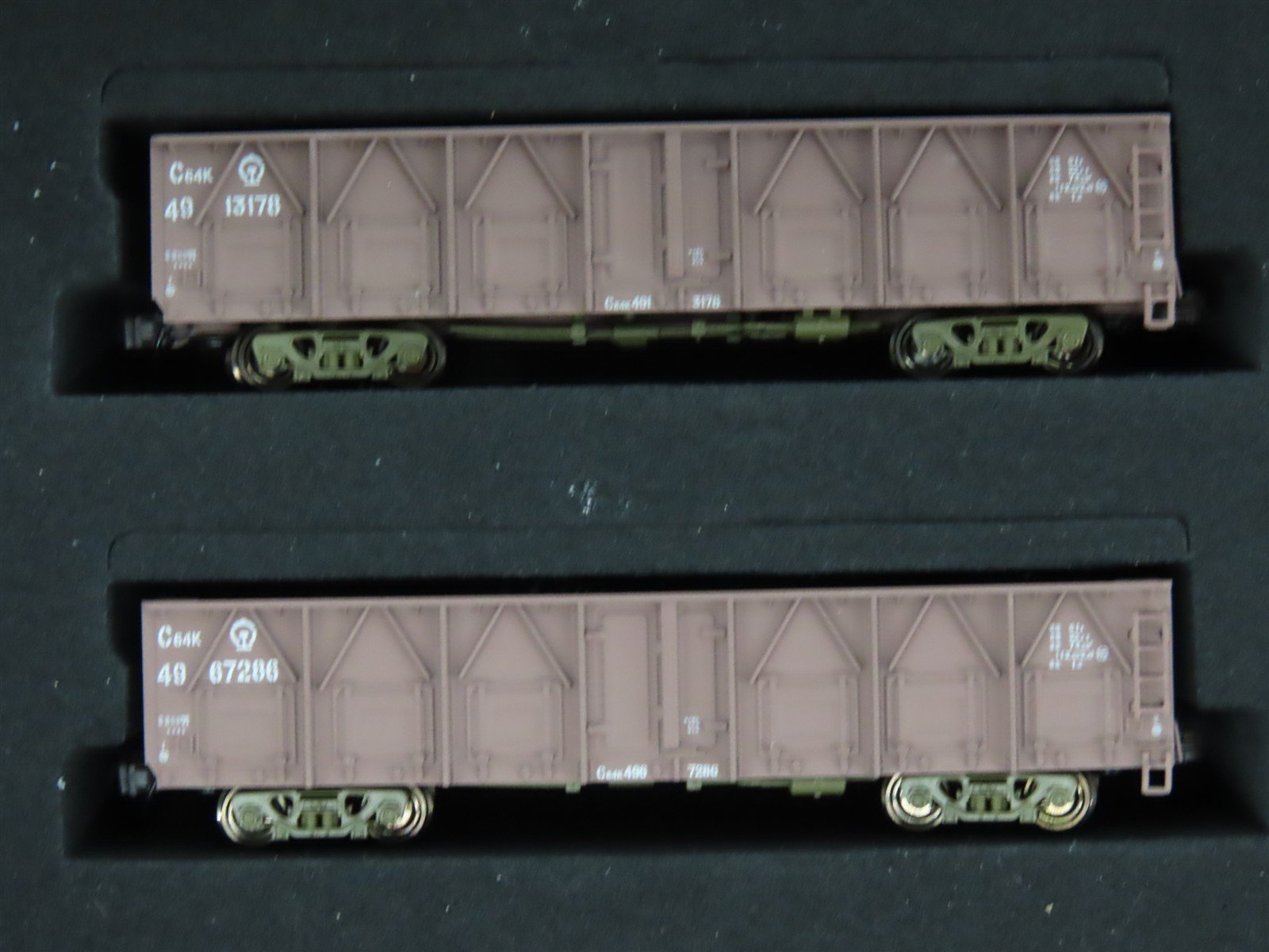 N Scale Minitown 10002 C64/C64K Type Diesel Locomotive & 8 Gondola Set