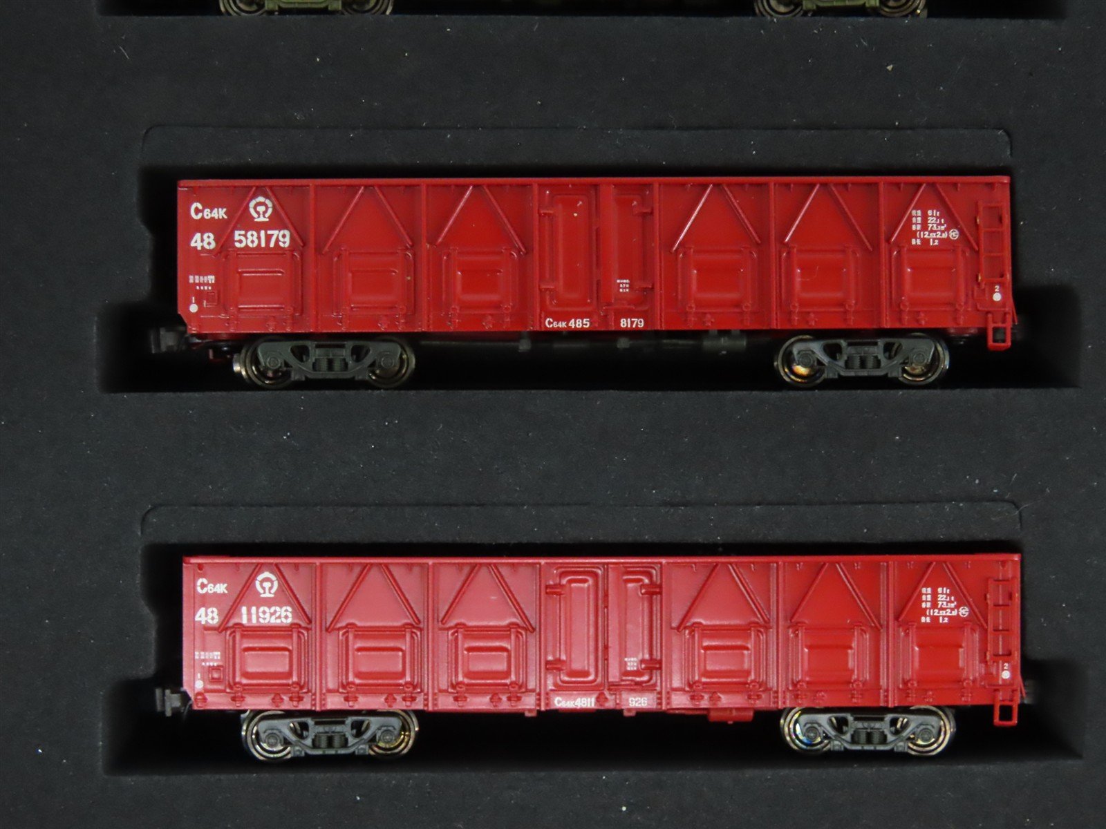 N Scale Minitown 10002 C64/C64K Type Diesel Locomotive & 8 Gondola Set