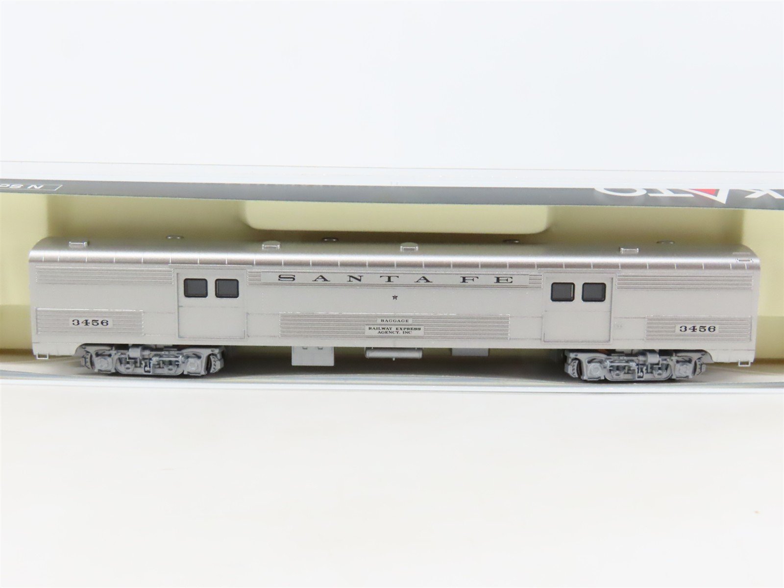 LOT of 12 N Scale Kato ATSF Santa Fe Super Chief Passenger Cars