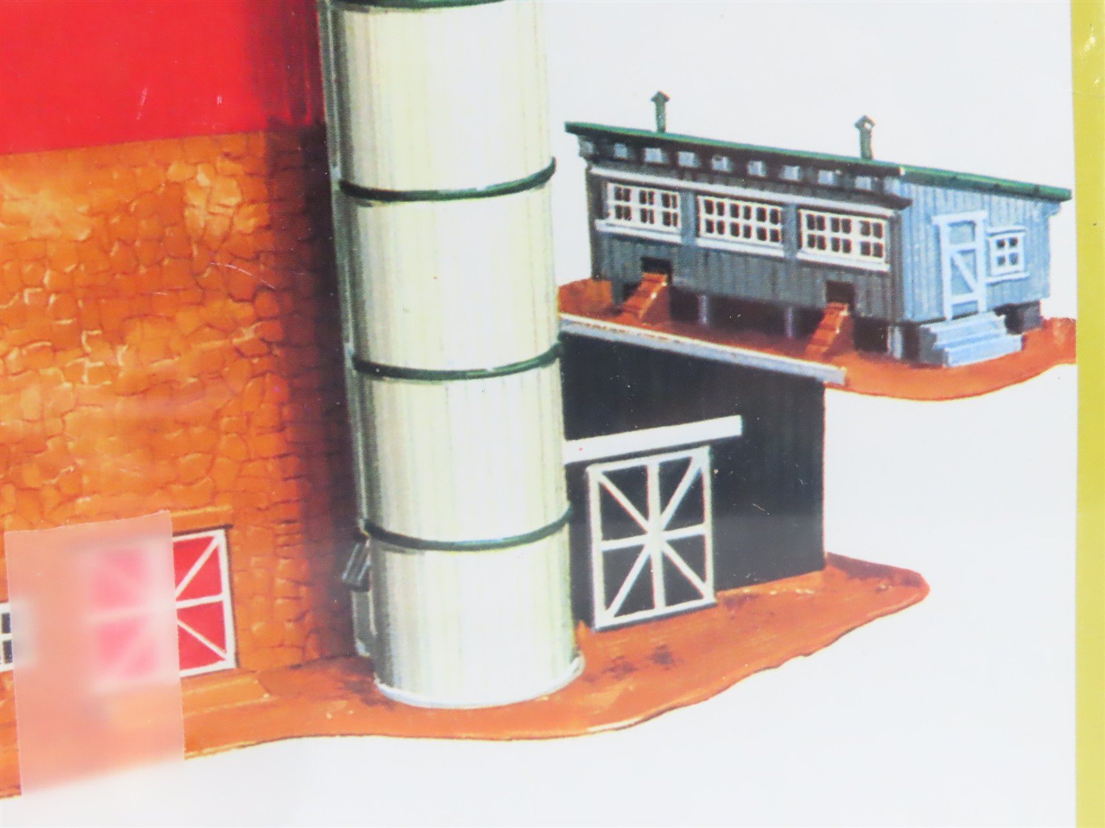 N Scale Model Power 1517 Barn, Silo & Chicken Coop Building Kit SEALED