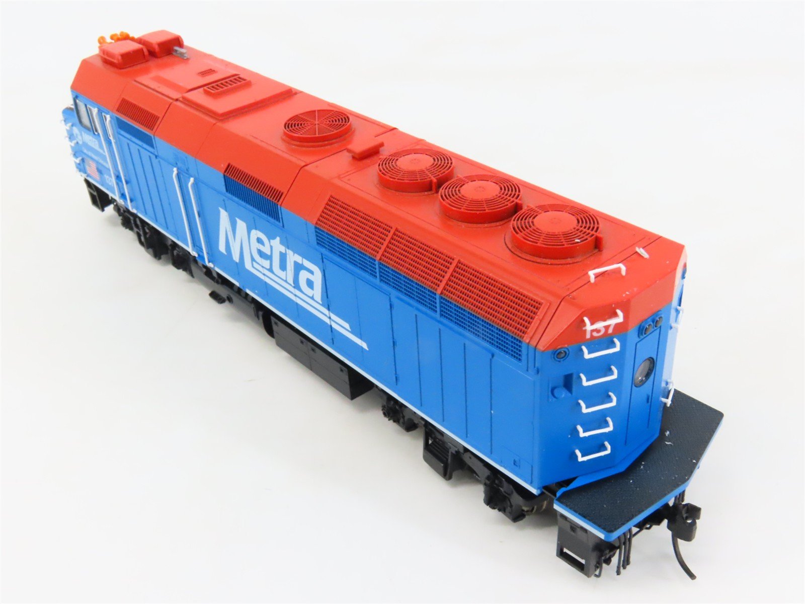 HO Scale Kato 37-571-LS Metra F40PH Diesel Locomotive #137 wDCC & Sound