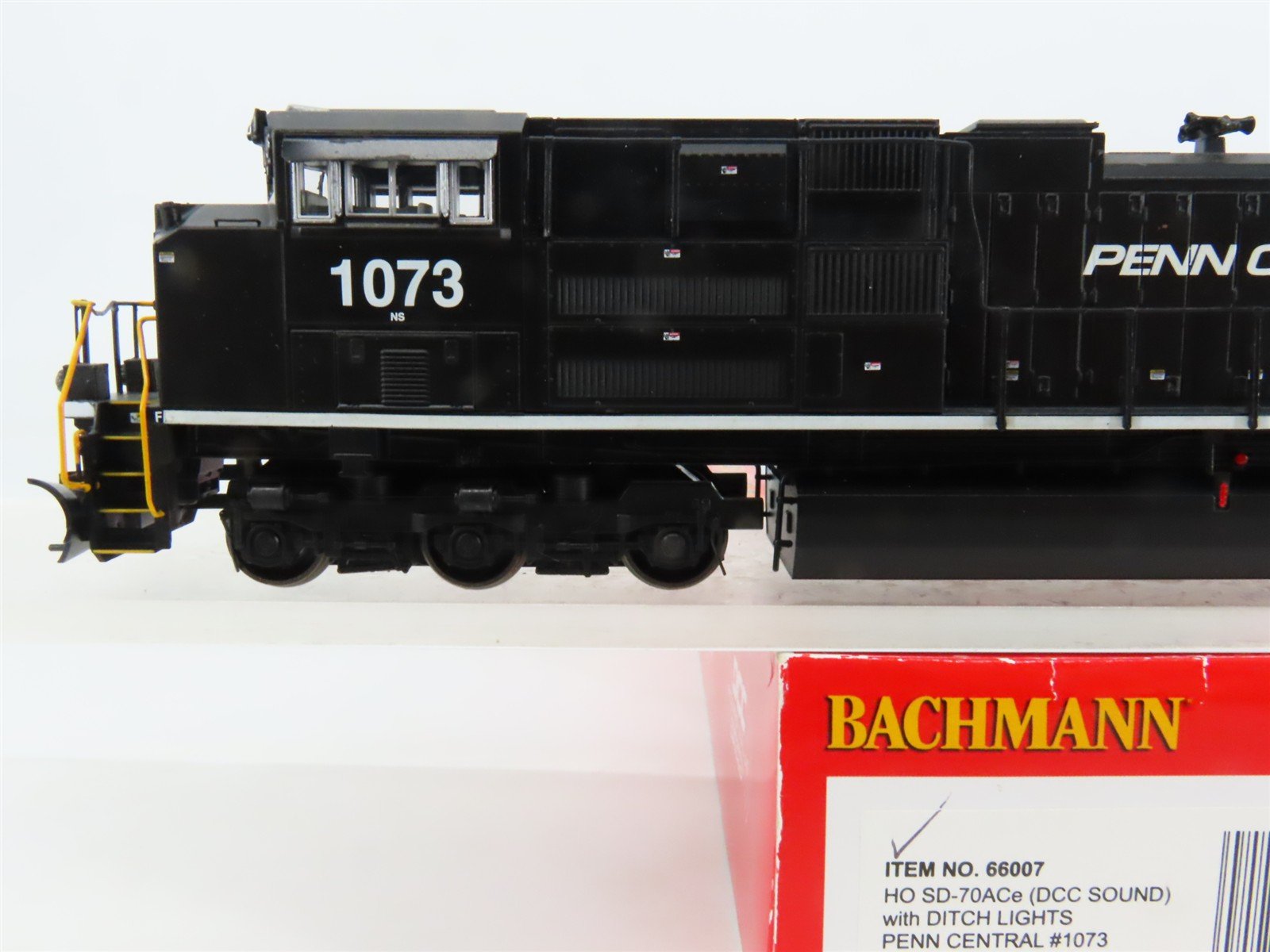 HO Bachmann 66007 NS Penn Central Heritage SD70ACe Diesel #1073 wDCC & Sound