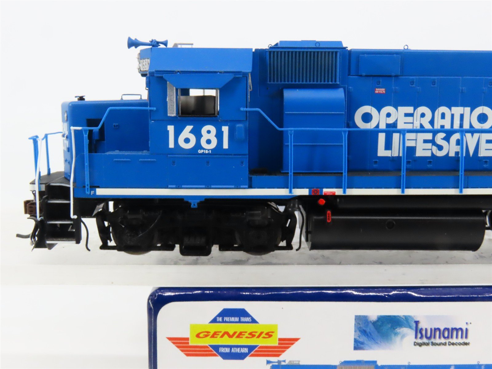 HO Scale Athearn Genesis G68158 CR Conrail GP15-1 Diesel #1681 wDCC & Sound