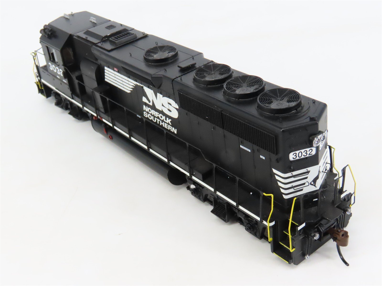 HO Scale Athearn Genesis ATH40857 NS Railway GP40-2 Diesel #3032 wDCC & Sound