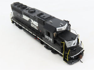 HO Scale Athearn Genesis ATH40857 NS Railway GP40-2 Diesel #3032 wDCC & Sound