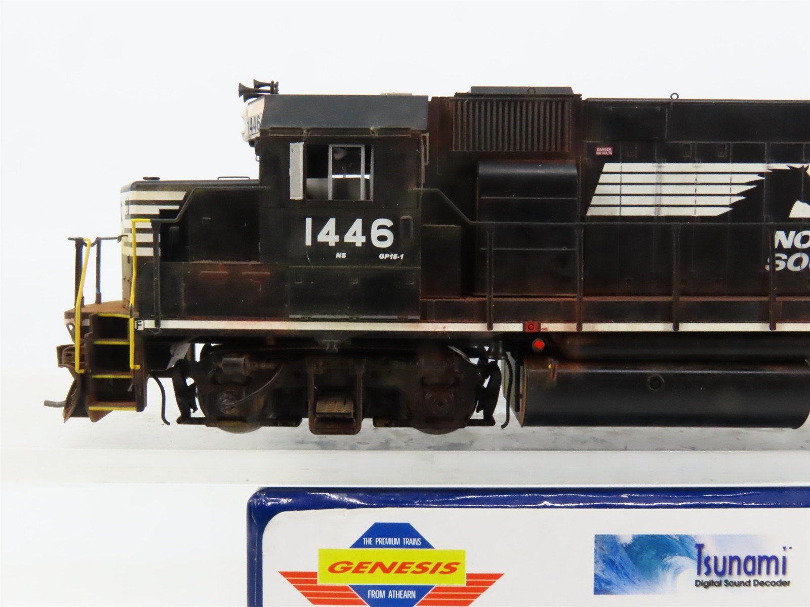 HO Athearn Genesis ATHG68165 NS GP15-1 Diesel #1446 wDCC & Sound, Weathered