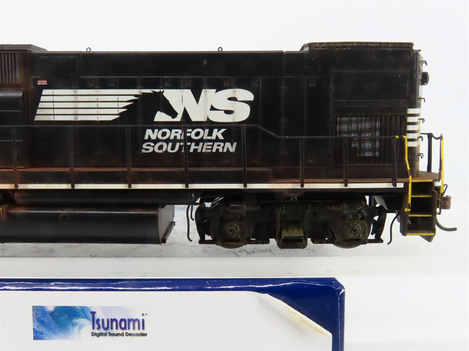 HO Athearn Genesis ATHG68165 NS GP15-1 Diesel #1446 wDCC & Sound, Weathered