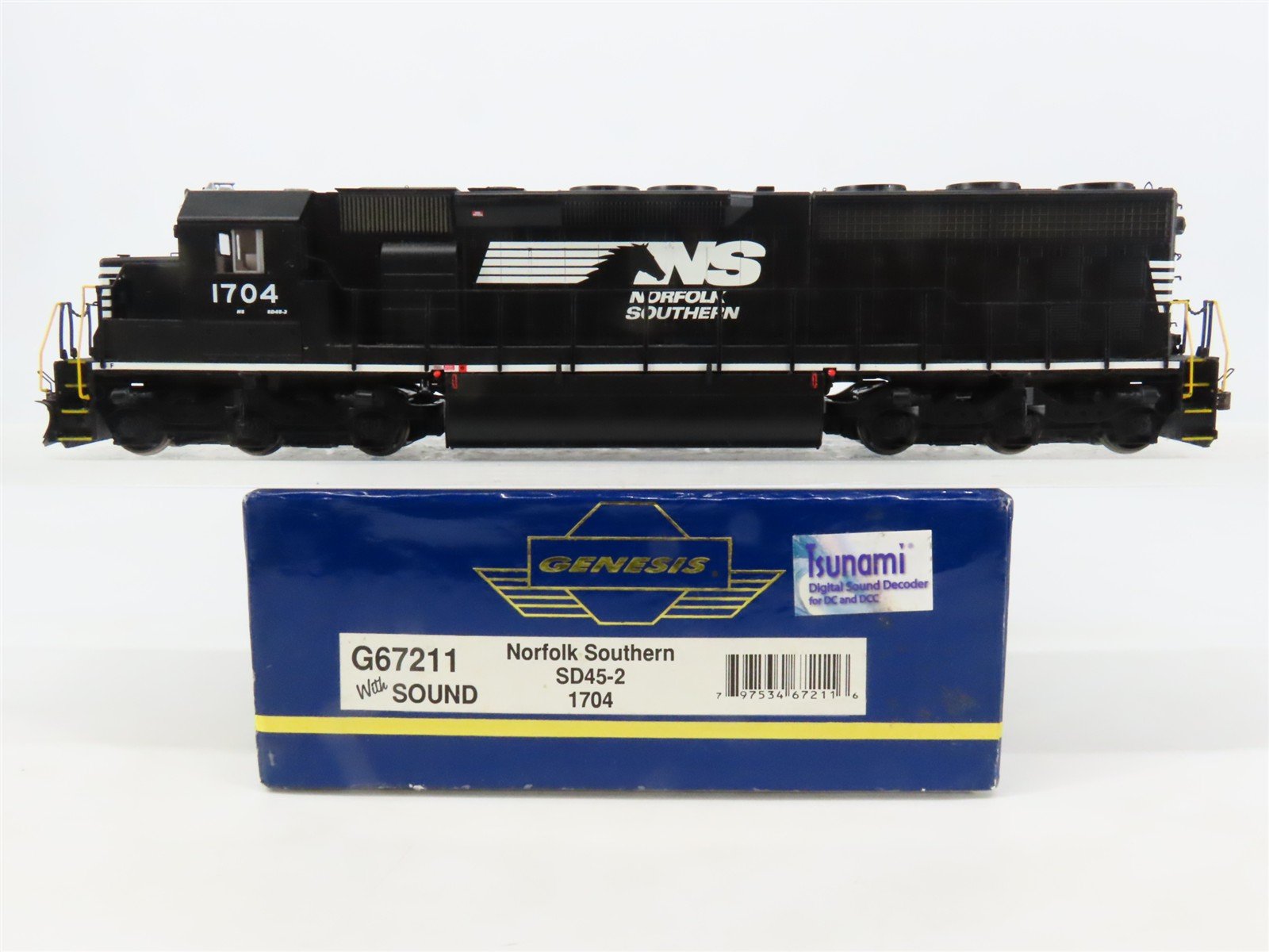 HO Athearn Genesis G67211 NS Railway SD45-2 Diesel Loco #1704 wDCC & Sound
