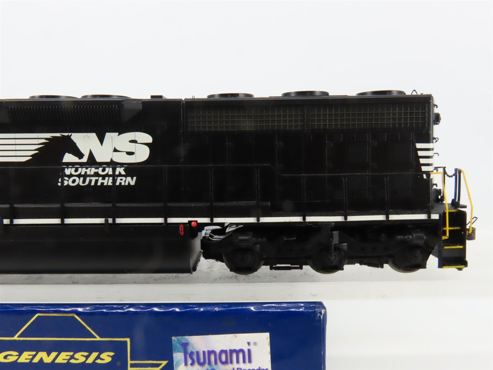 HO Athearn Genesis G67211 NS Railway SD45-2 Diesel Loco #1704 wDCC & Sound