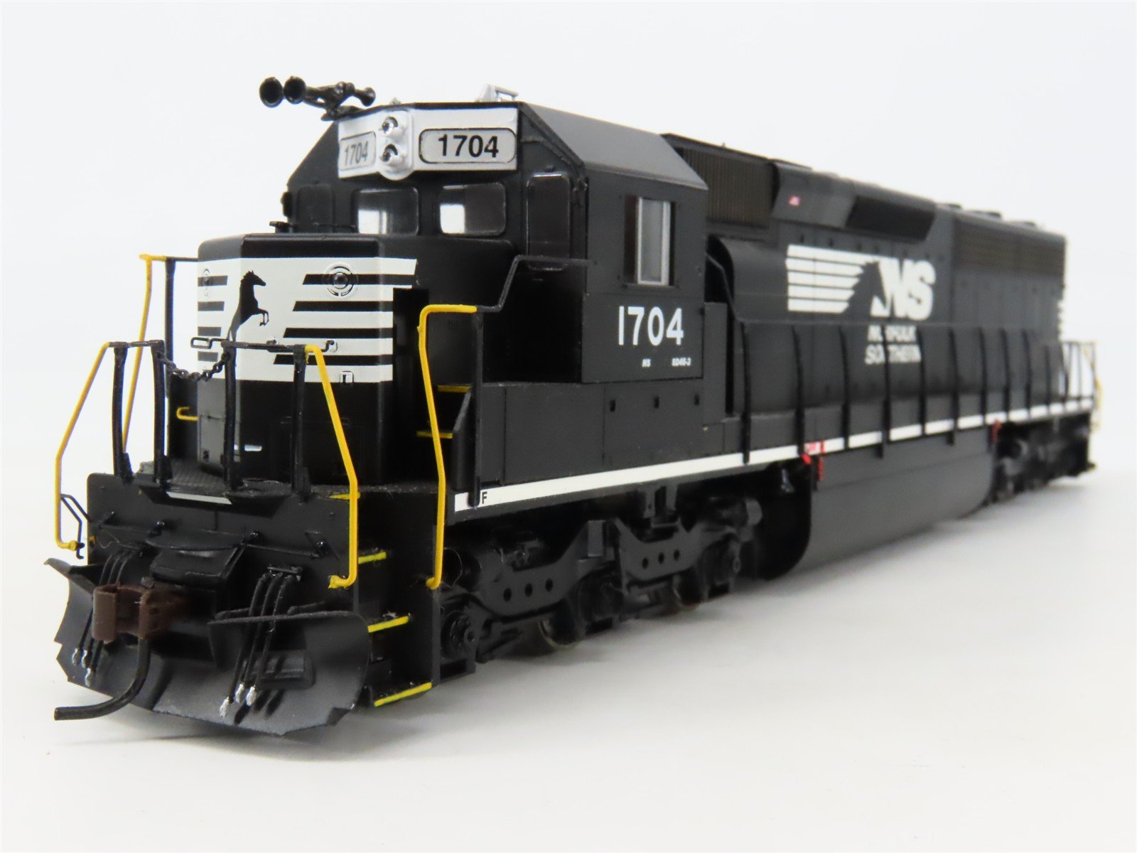 HO Athearn Genesis G67211 NS Railway SD45-2 Diesel Loco #1704 wDCC & Sound