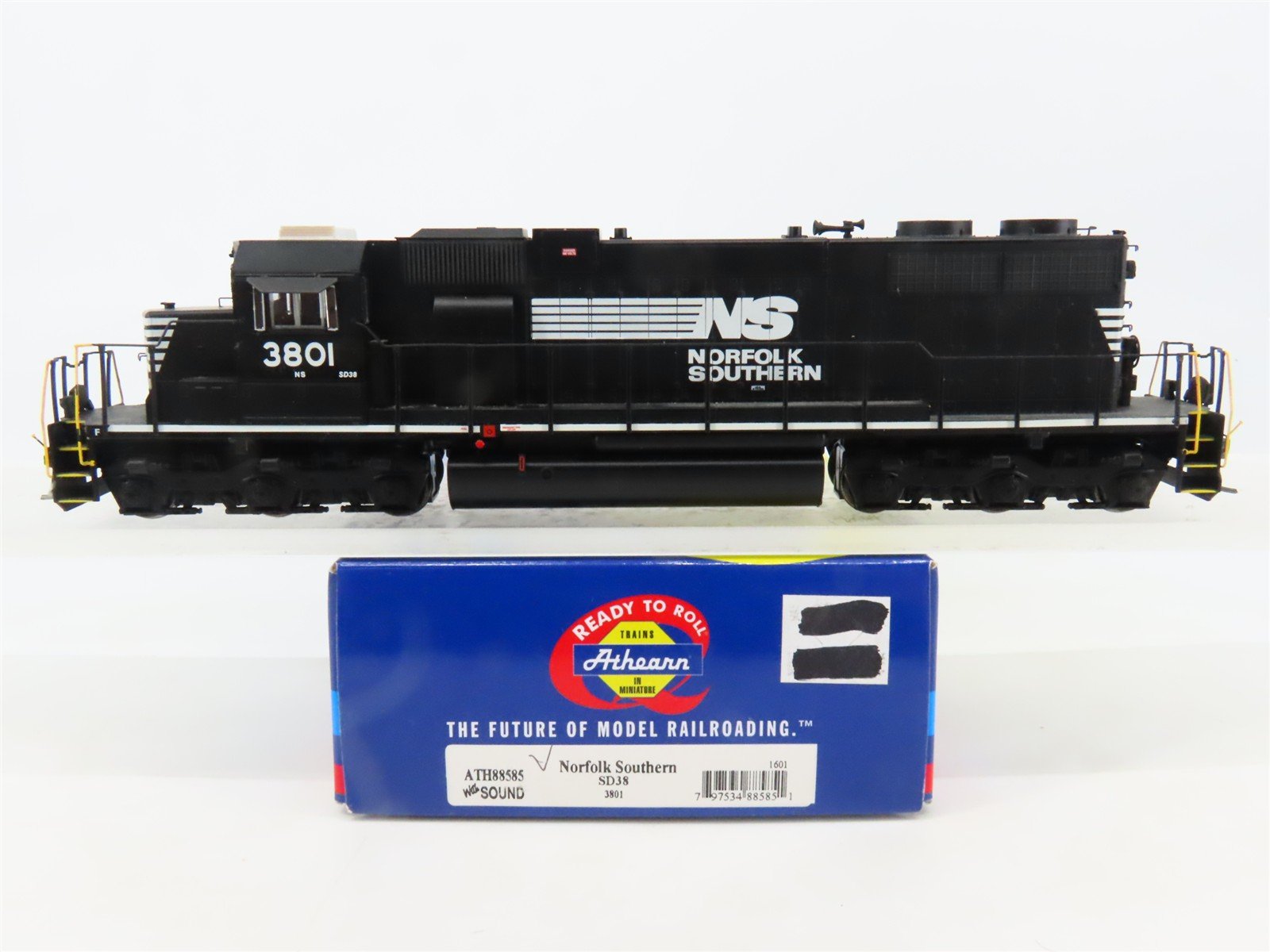 HO Athearn RTR ATH88585 NS Norfolk Southern SD38 Diesel Loco #3801 wDCC & Sound