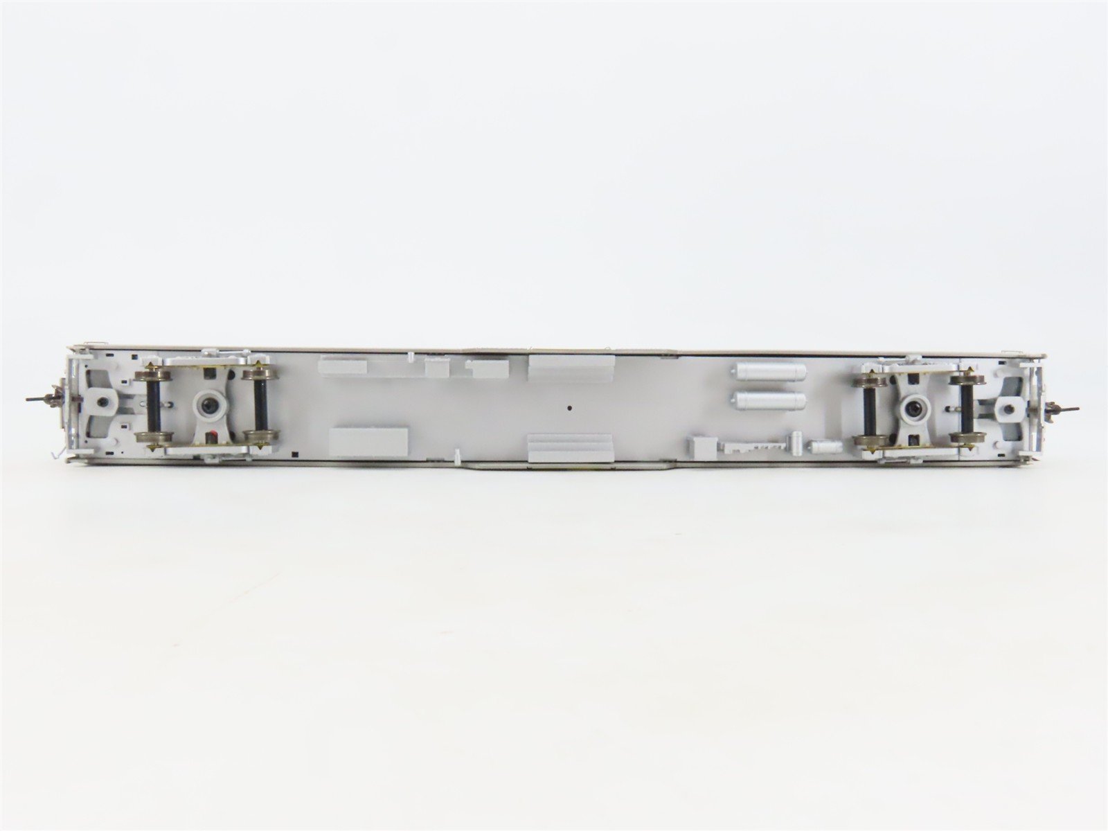 HO Scale Atlas 20007056 Metra 2 Trailer & 1 Cab Passenger Car Set