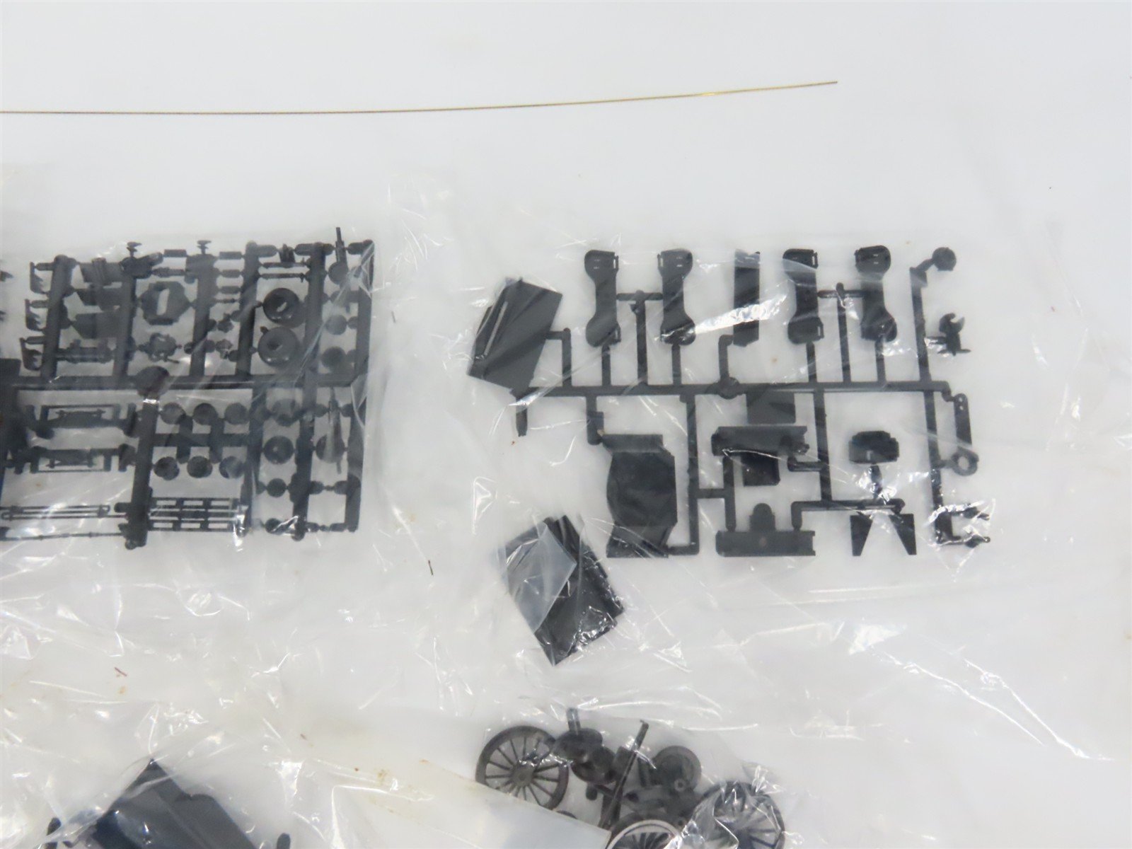 O Scale 2-Rail Rivarossi 7201 Undecorated 4-6-0 Steam Locomotive Kit UNPOWERED