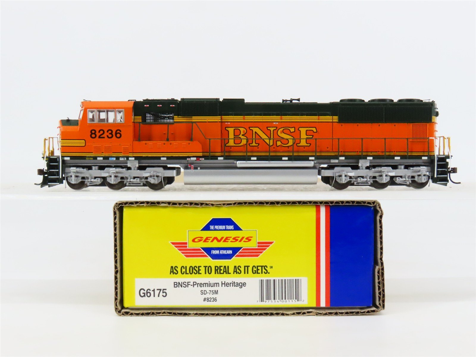 HO Scale Athearn Genesis G6175 BNSF Railway Heritage SD75M Diesel #8236