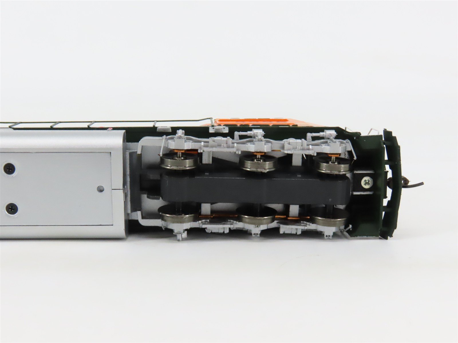 HO Scale Athearn Genesis G6175 BNSF Railway Heritage SD75M Diesel #8236