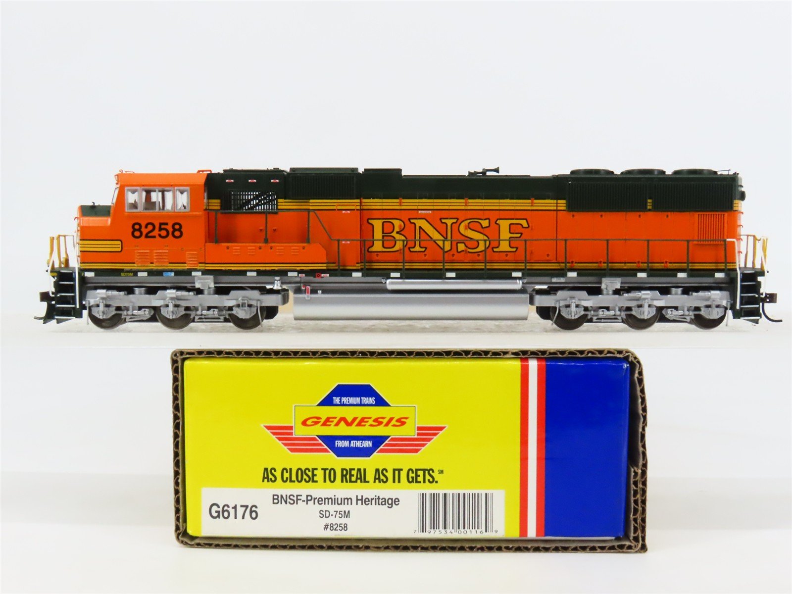 HO Scale Athearn Genesis G6176 BNSF Railway Heritage SD75M Diesel #8258