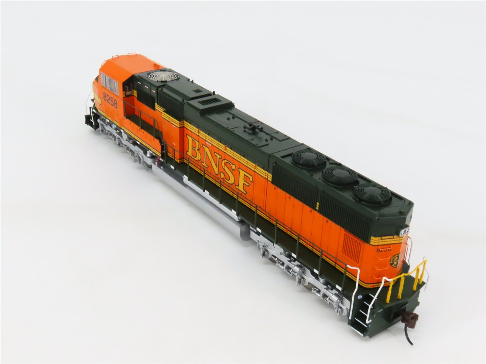 HO Scale Athearn Genesis G6176 BNSF Railway Heritage SD75M Diesel #8258