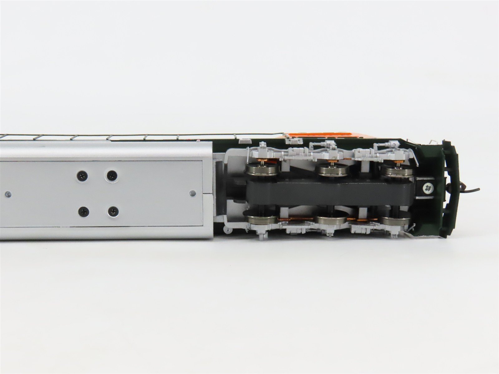 HO Scale Athearn Genesis G6176 BNSF Railway Heritage SD75M Diesel #8258