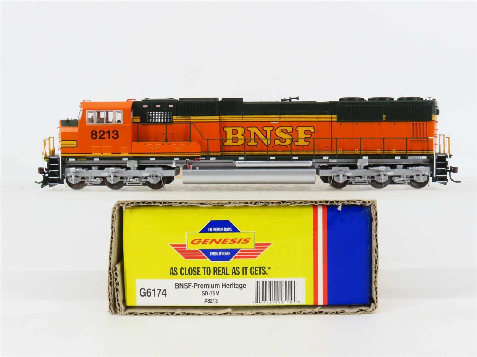 HO Scale Athearn Genesis G6174 BNSF Railway Heritage SD75M Diesel #8213