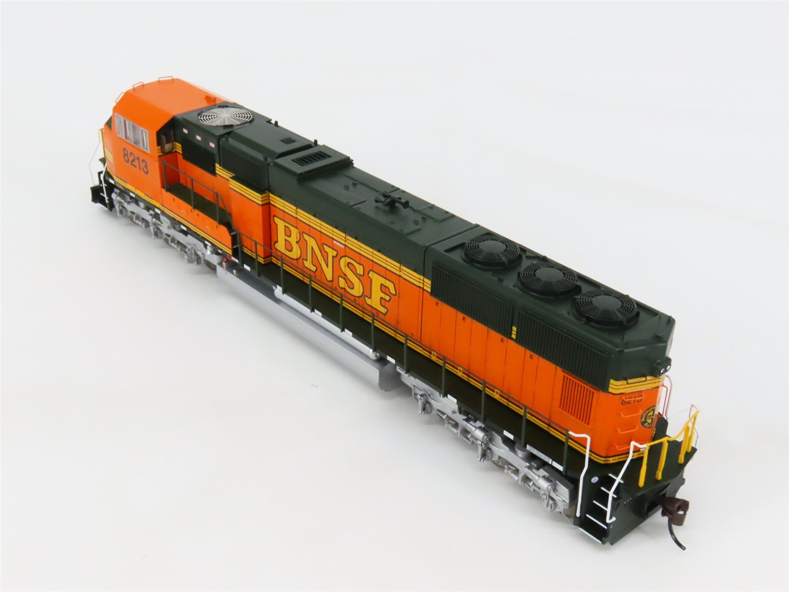 HO Scale Athearn Genesis G6174 BNSF Railway Heritage SD75M Diesel #8213