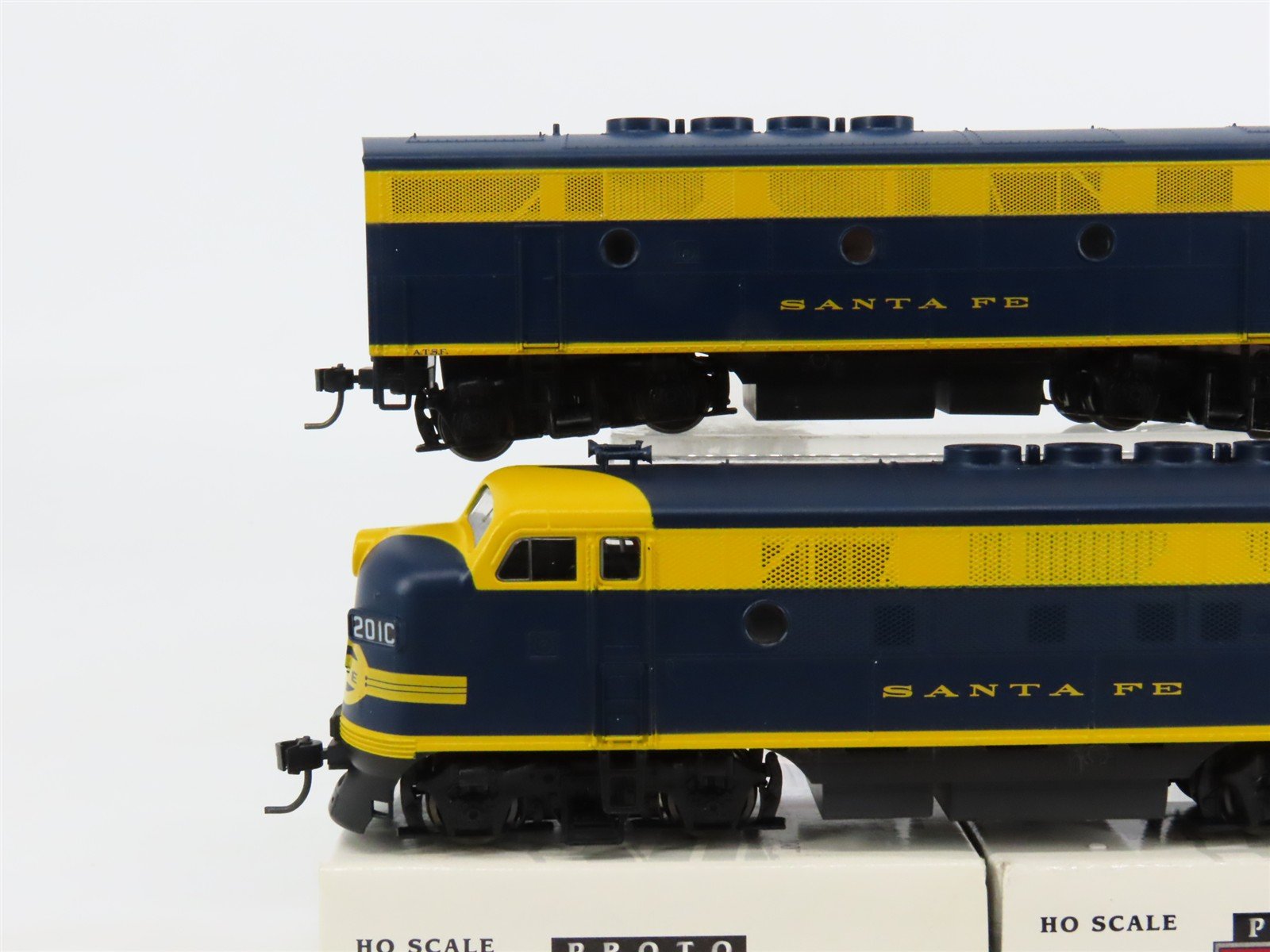 HO Scale Proto 1000 ATSF Santa Fe EMD F3A/B Diesel Locomotive Set #201C/201B