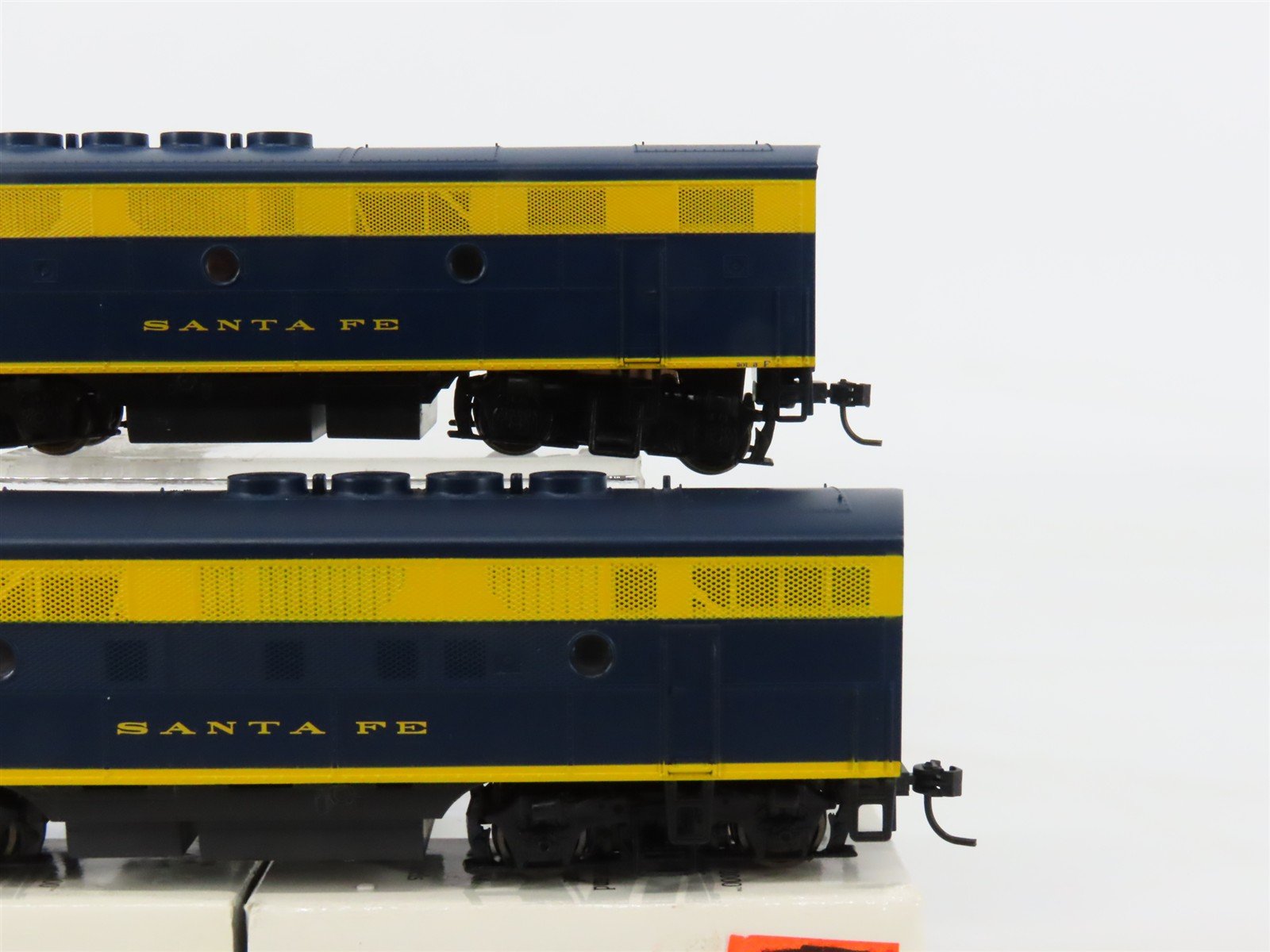HO Scale Proto 1000 ATSF Santa Fe EMD F3A/B Diesel Locomotive Set #201C/201B