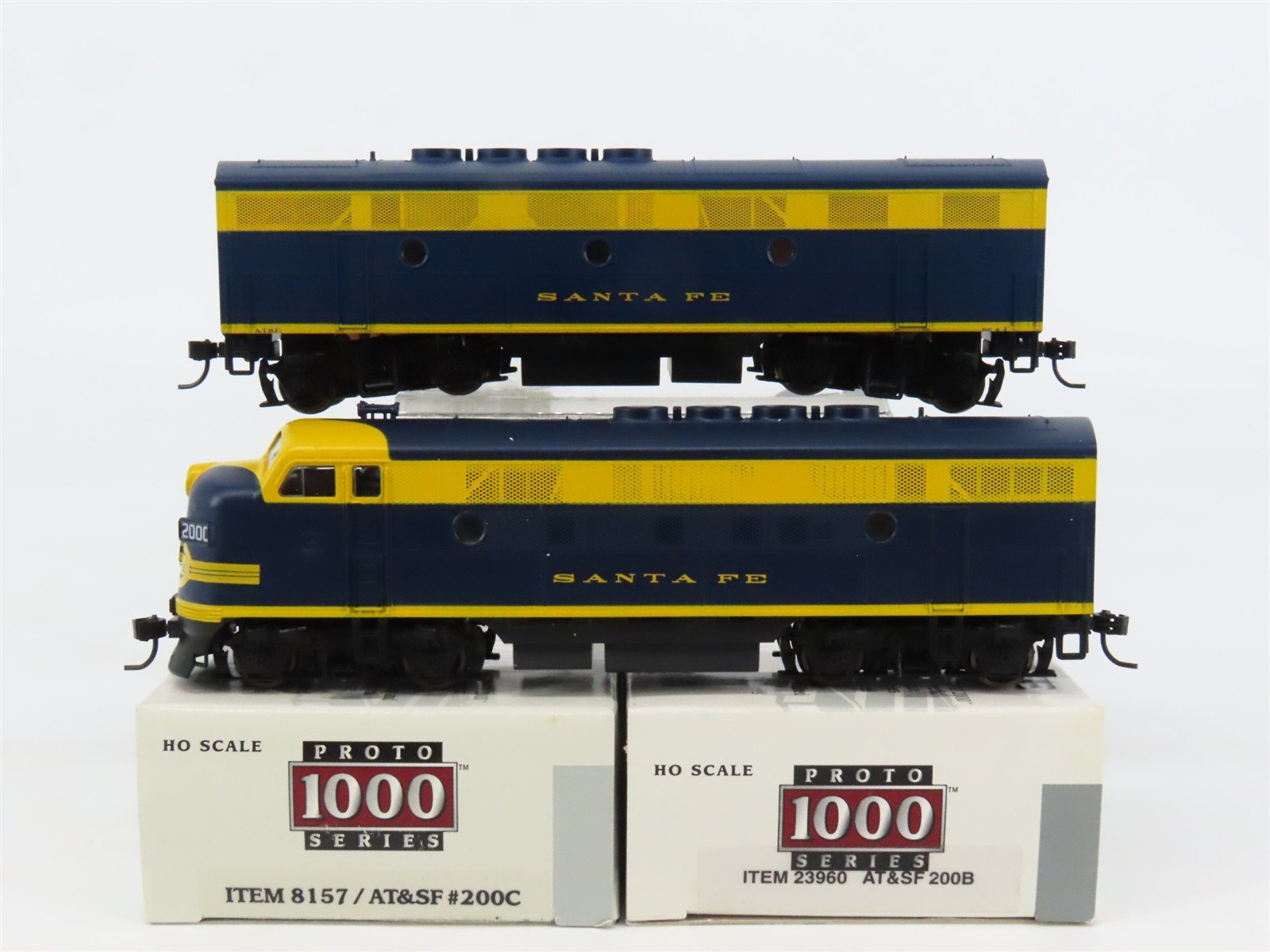 HO Scale Proto 1000 ATSF Santa Fe EMD F3A/B Diesel Locomotive Set #200C/200B