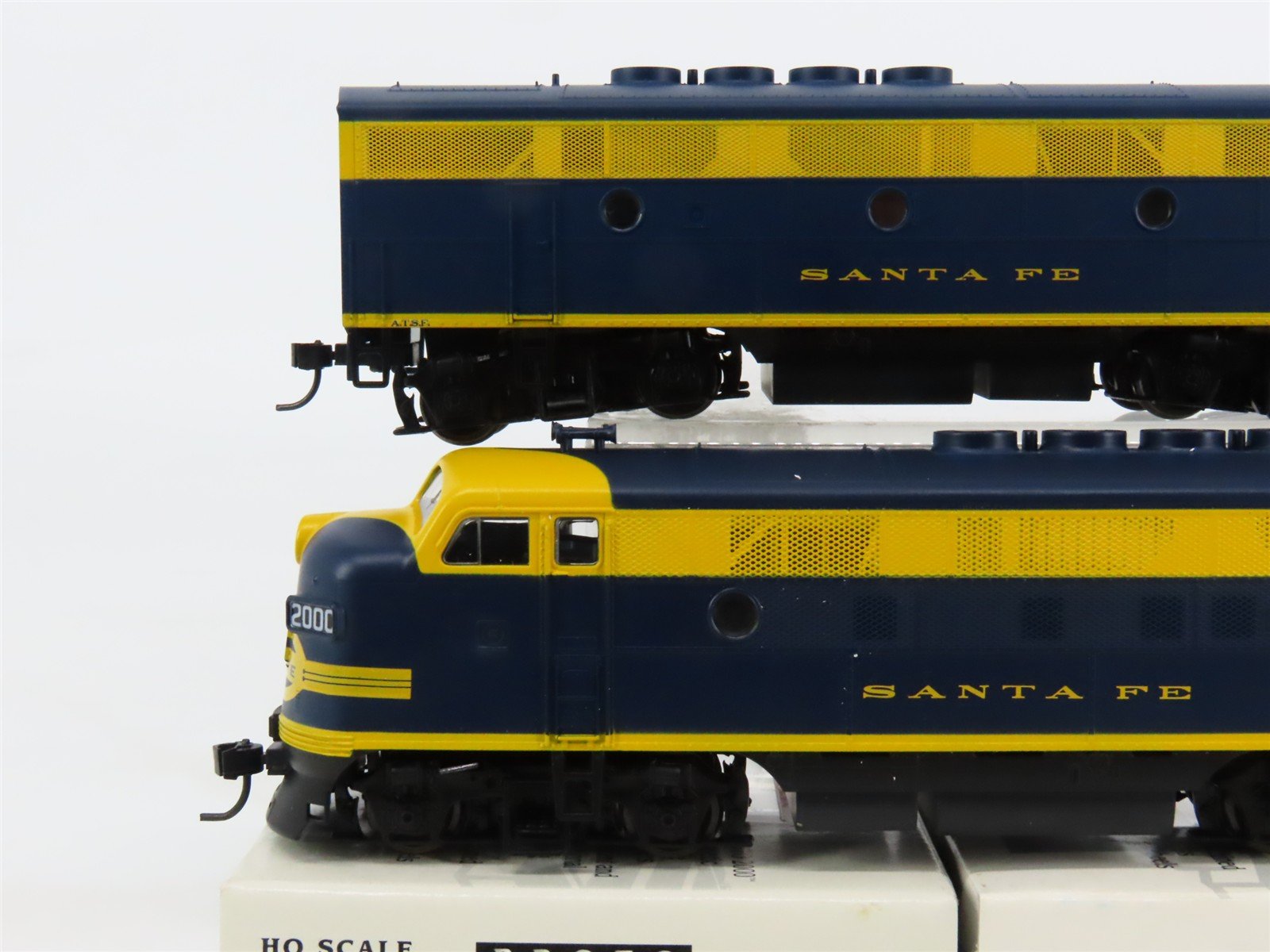 HO Scale Proto 1000 ATSF Santa Fe EMD F3A/B Diesel Locomotive Set #200C/200B