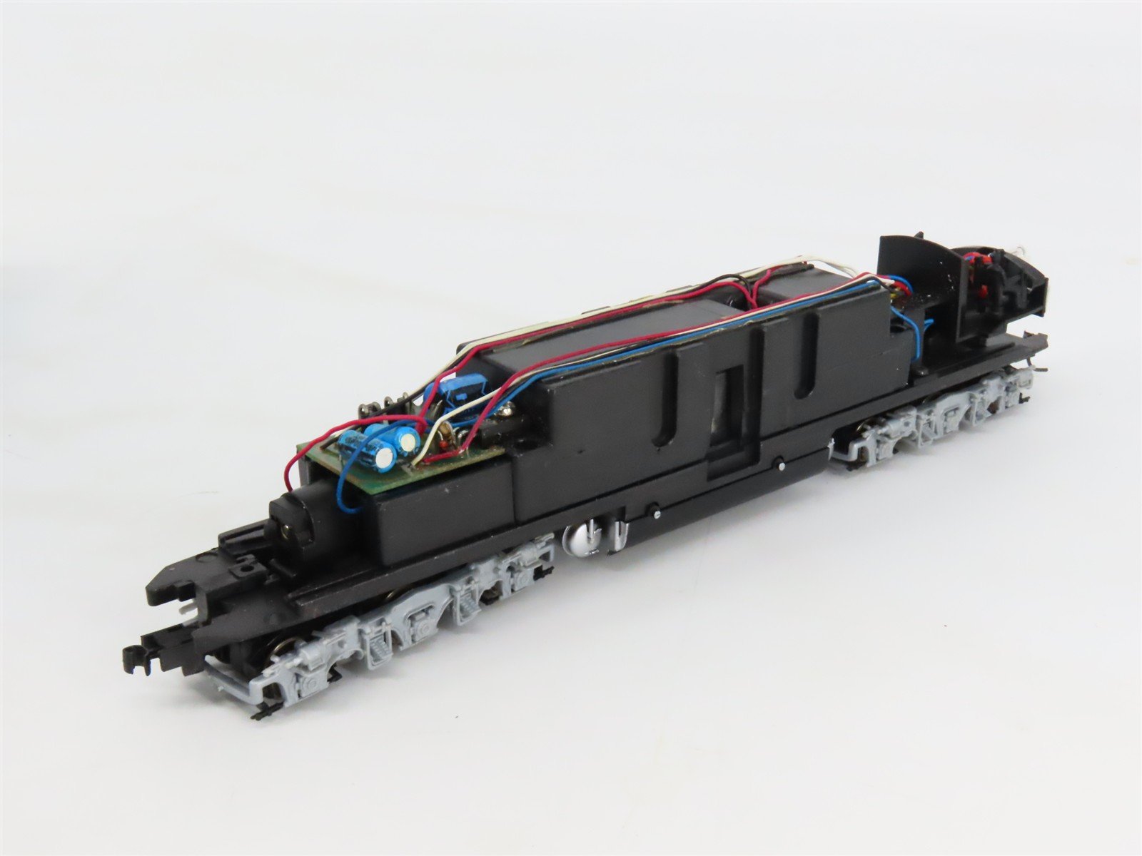 HO Scale Proto 2000 8046 CB&Q Burlington Route EMD E8/9A Diesel #9943A
