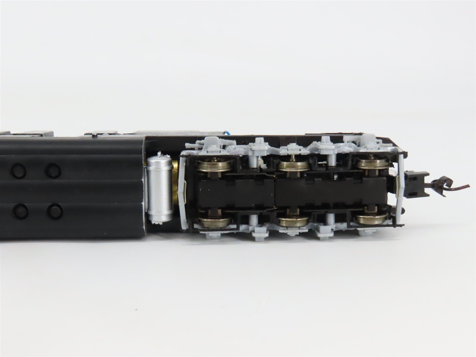 HO Scale Proto 2000 8046 CB&Q Burlington Route EMD E8/9A Diesel #9943A
