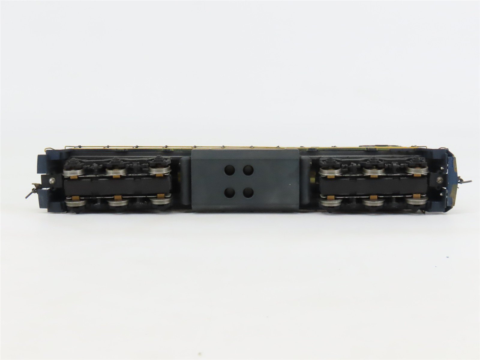 HO Scale Athearn 3501 ATSF Santa Fe GE U33C Diesel #8510 - Weathered