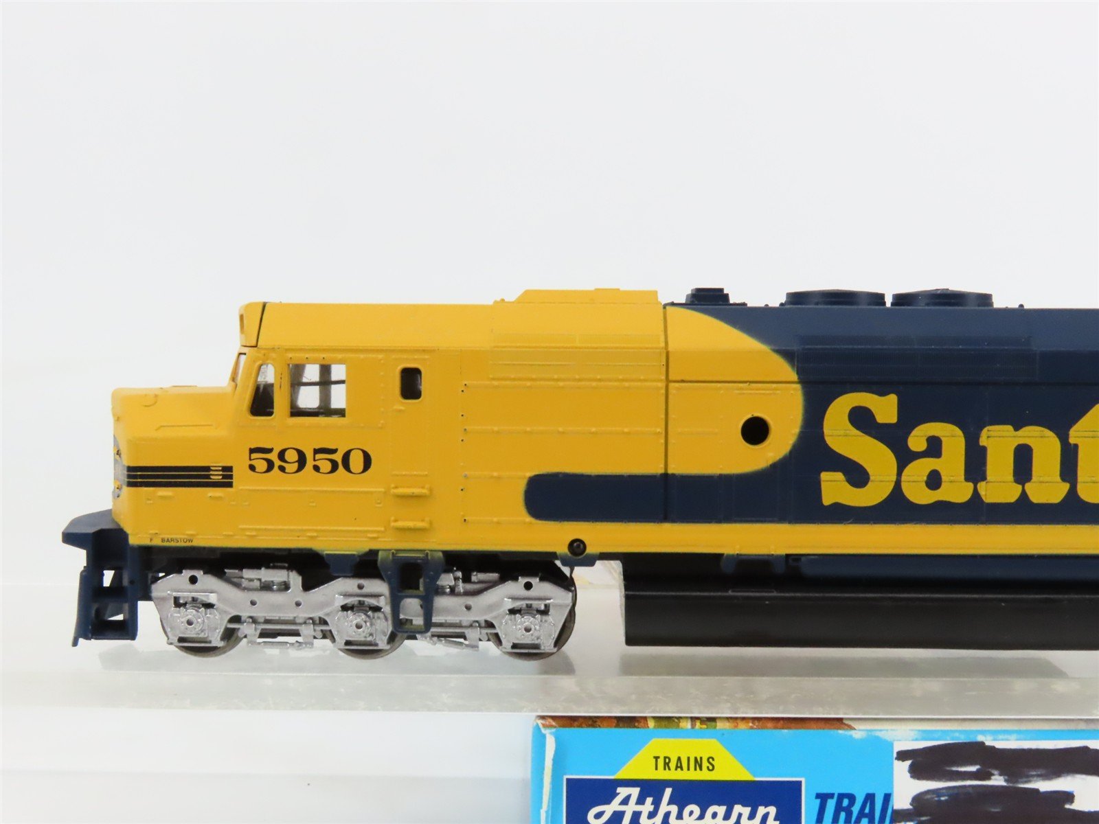 HO Scale Athearn 3601 ATSF Santa Fe EMD F45 Diesel Locomotive #5950