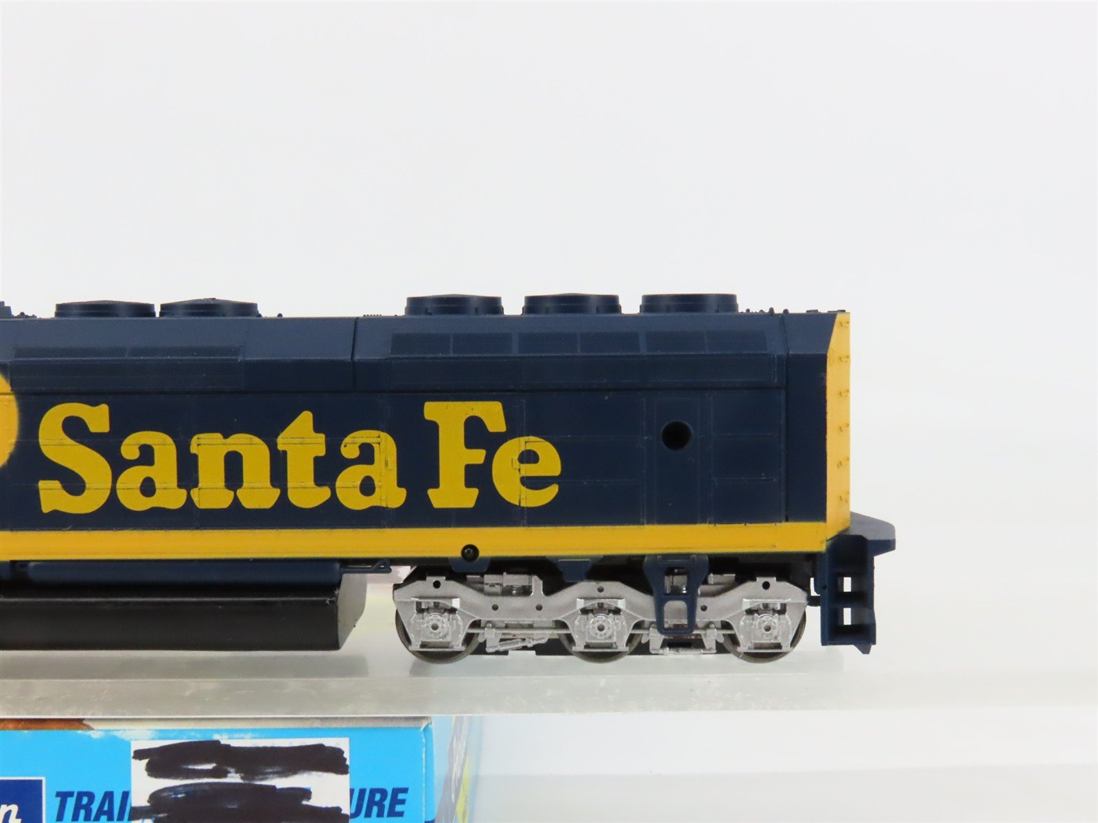 HO Scale Athearn 3601 ATSF Santa Fe EMD F45 Diesel Locomotive #5950