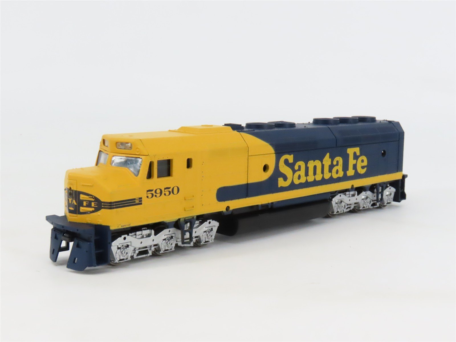 HO Scale Athearn 3601 ATSF Santa Fe EMD F45 Diesel Locomotive #5950