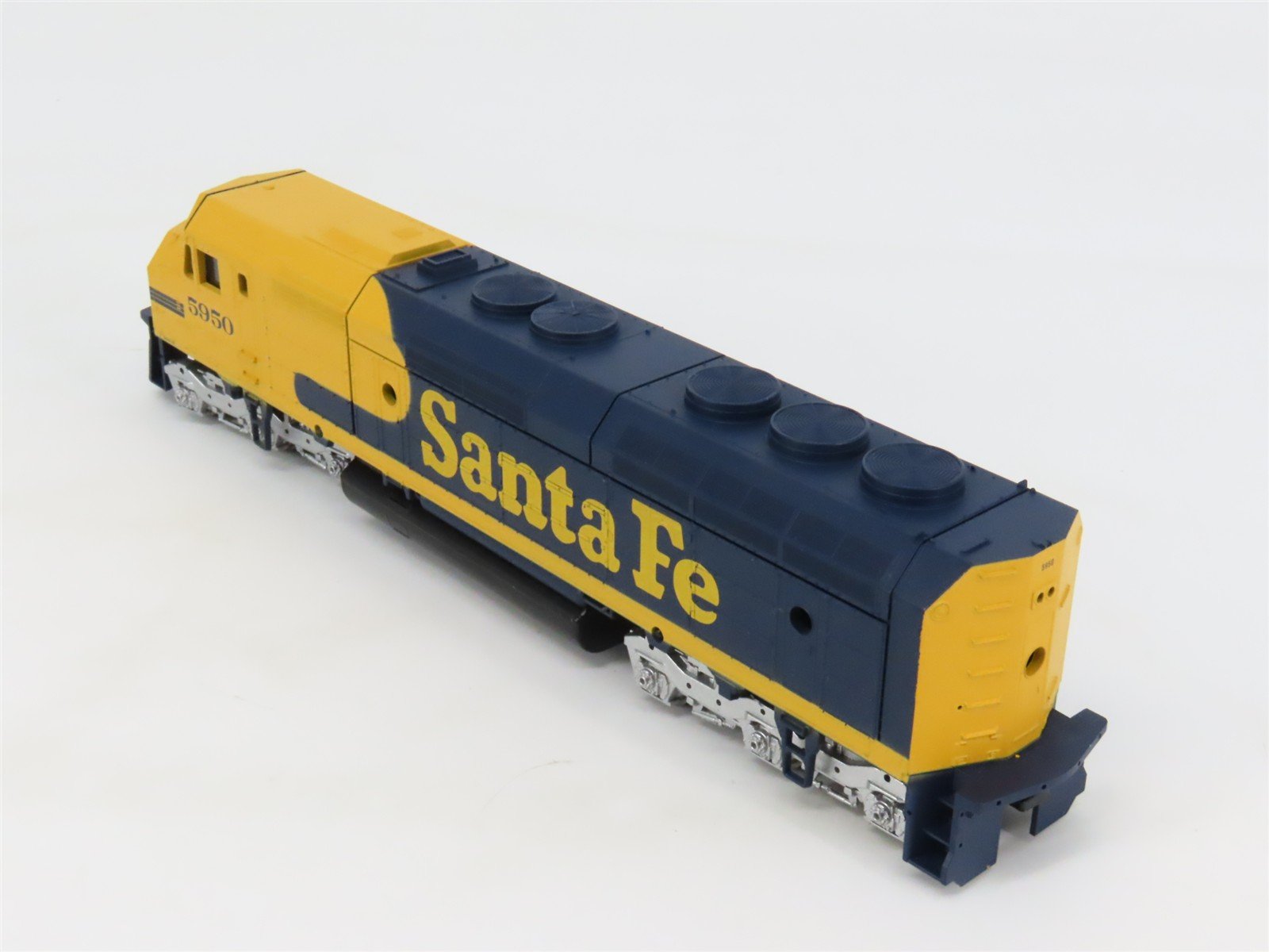 HO Scale Athearn 3601 ATSF Santa Fe EMD F45 Diesel Locomotive #5950