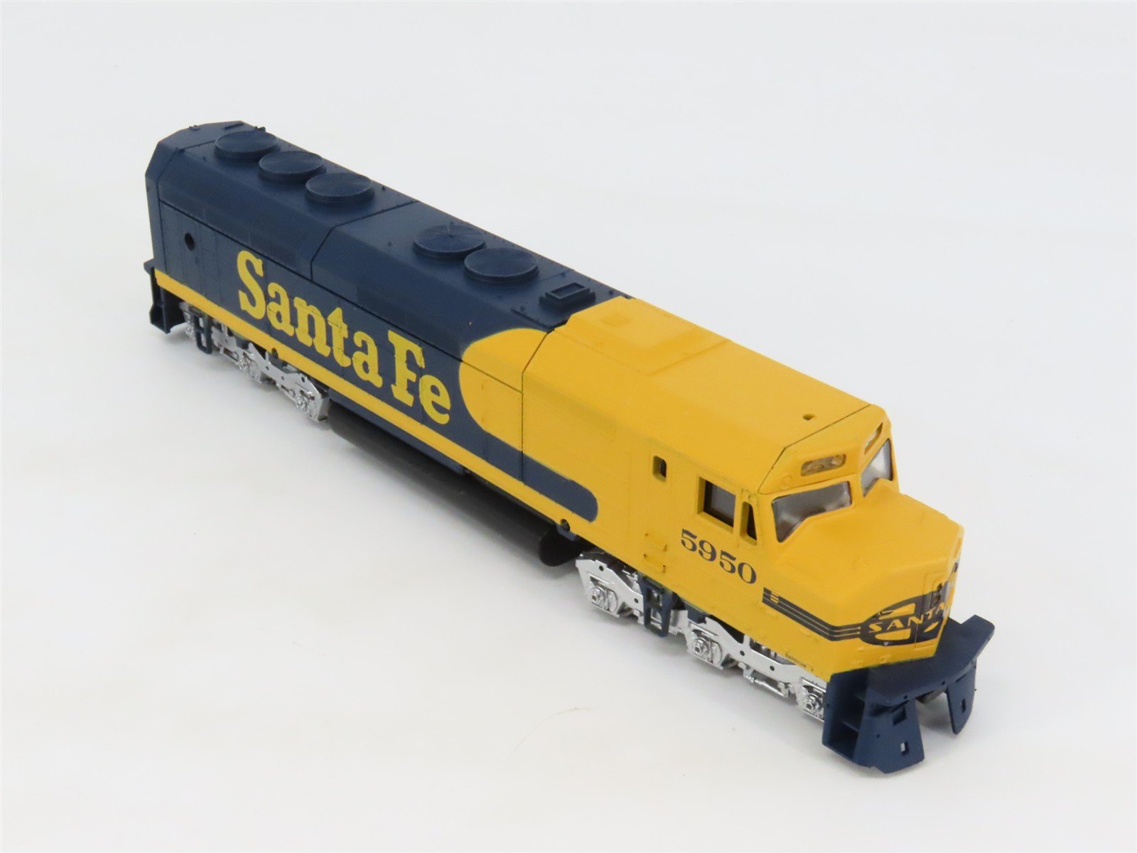 HO Scale Athearn 3601 ATSF Santa Fe EMD F45 Diesel Locomotive #5950