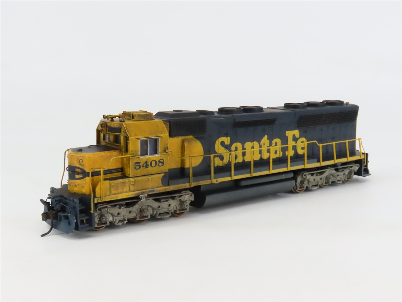 HO Scale Bachmann Plus 11612 ATSF Santa Fe EMD SD45 Diesel #5408 - Weathered