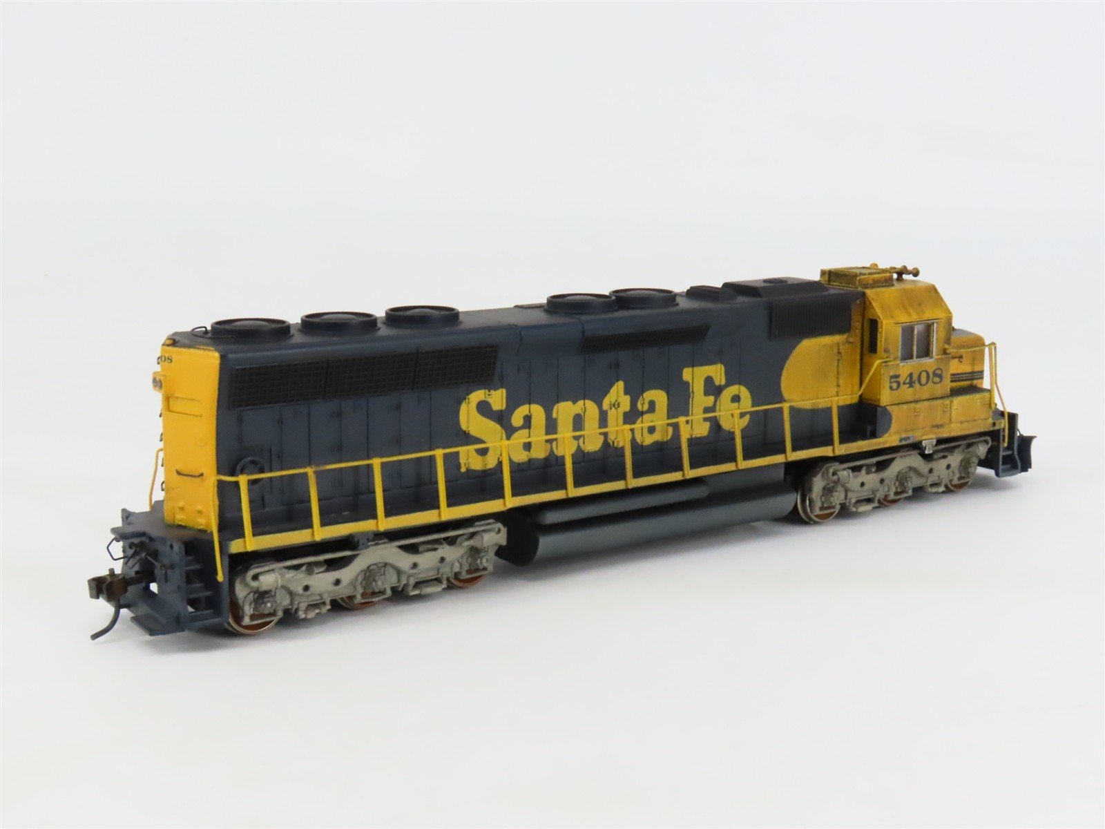HO Scale Bachmann Plus 11612 ATSF Santa Fe EMD SD45 Diesel #5408 - Weathered