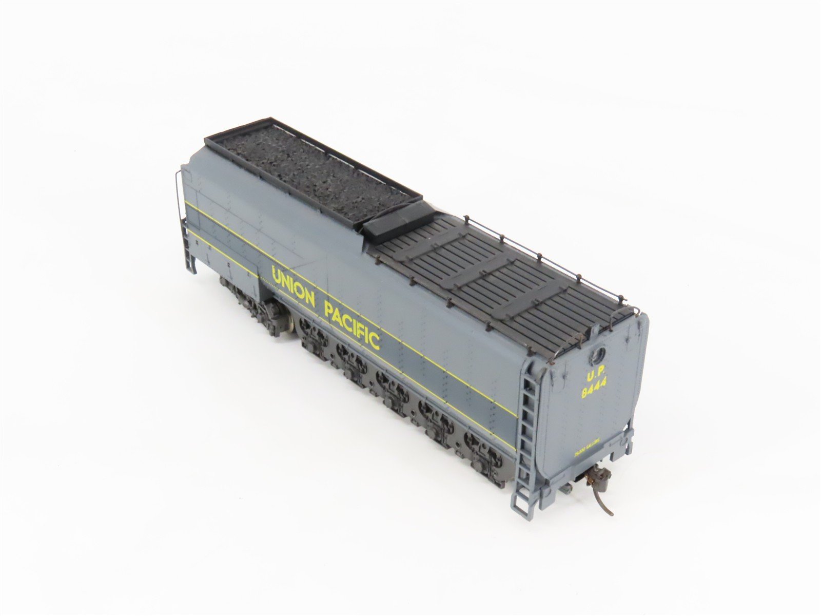 HO Scale Rivarossi 1572 UP Union Pacific 4-8-4 FEF-3 Steam Locomotive #8444