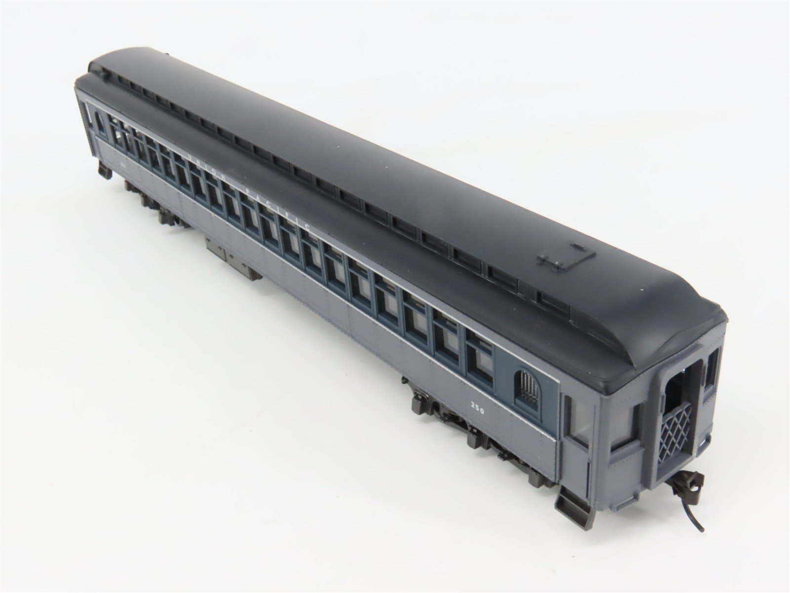 LOT of 6 HO Scale IHC UP Union Pacific Overland Passenger Cars