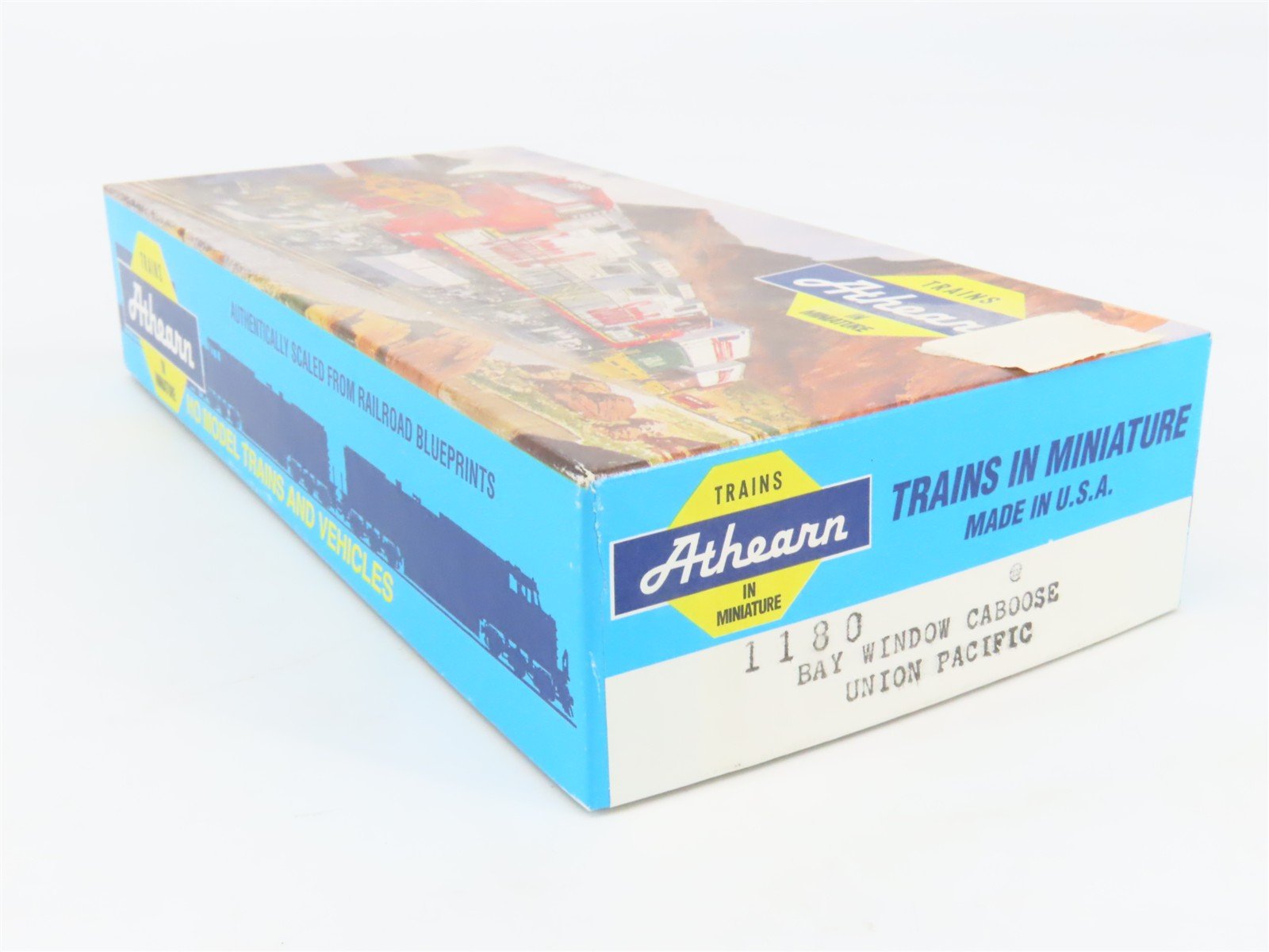HO Scale Athearn 1180 UP Union Pacific Bay Window Caboose #24565
