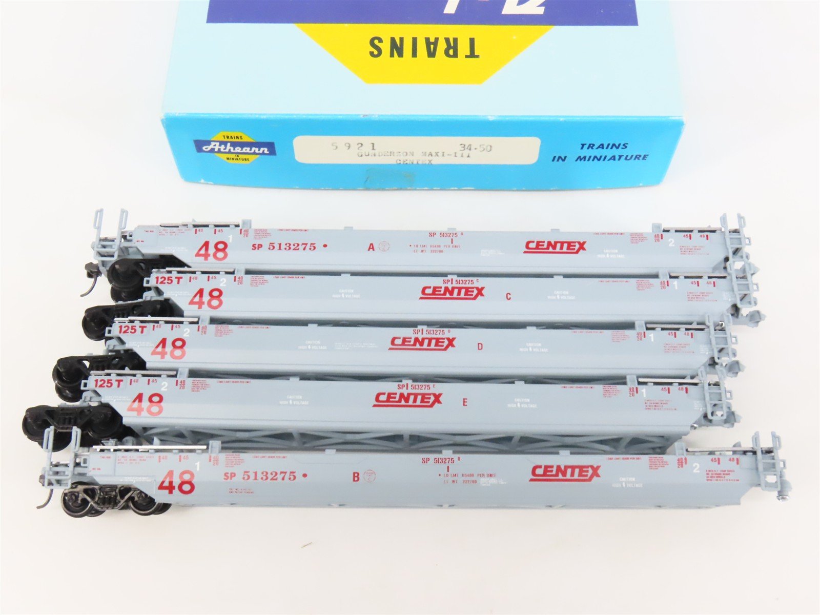 HO Scale Athearn 5921 SP Centex Gunderson Maxi-III 5-Car Well/Stack Set